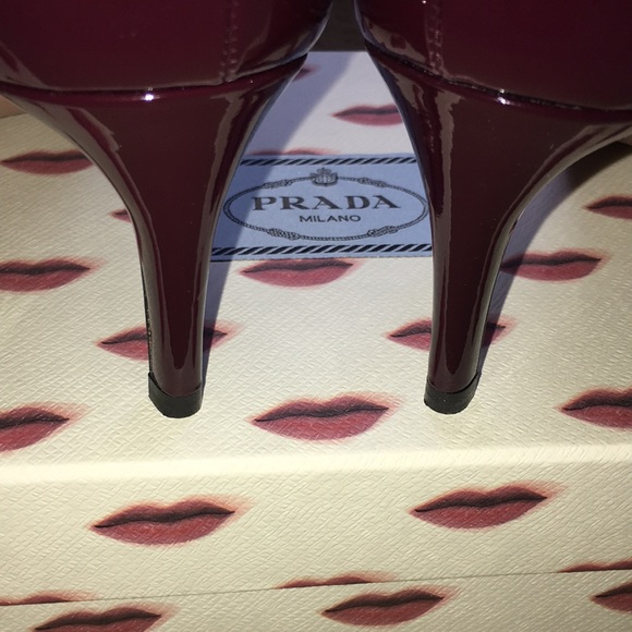 Made to measure Prada pumps, never been worn with personalized initials on. - Picture 4 of 6